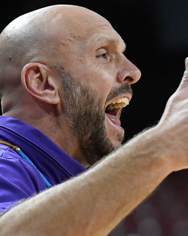 UCA Sugar Bears coach Tony Kemper on sidelines against Arkansas